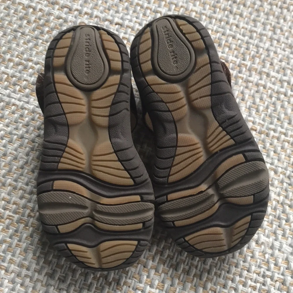 Stride Rite Reid Leather Sandals (size 6)